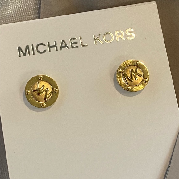 NEW AUTHENTIC MICHAEL KORS FULTON LOGO STUD GOLD MK EARRINGS MKJ1666710 - Picture 3 of 3
